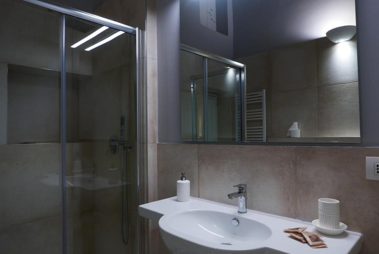 Suite 261 - Intero Appartamento Nel Centro Di Bari Extérieur photo