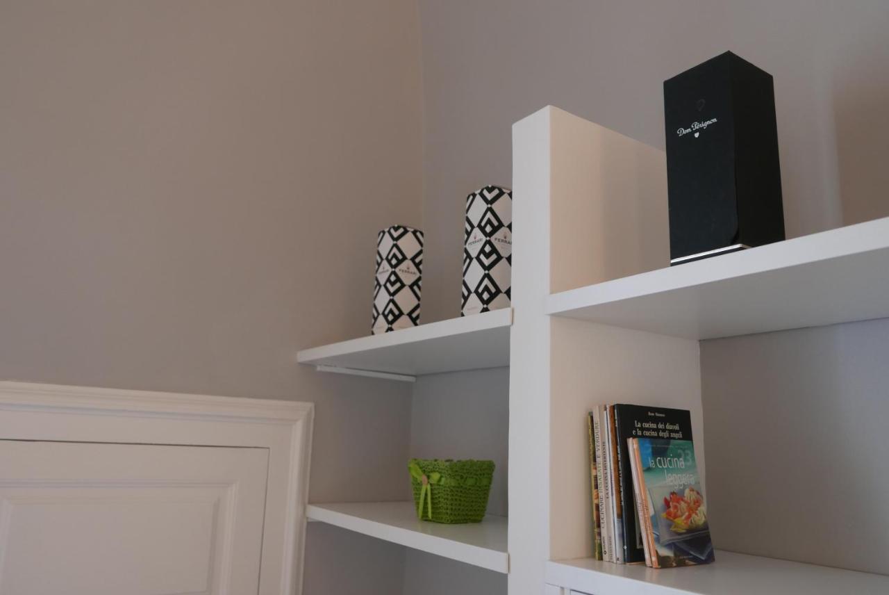 Suite 261 - Intero Appartamento Nel Centro Di Bari Extérieur photo
