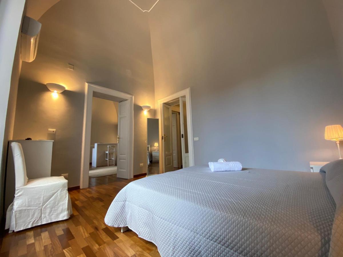 Suite 261 - Intero Appartamento Nel Centro Di Bari Extérieur photo